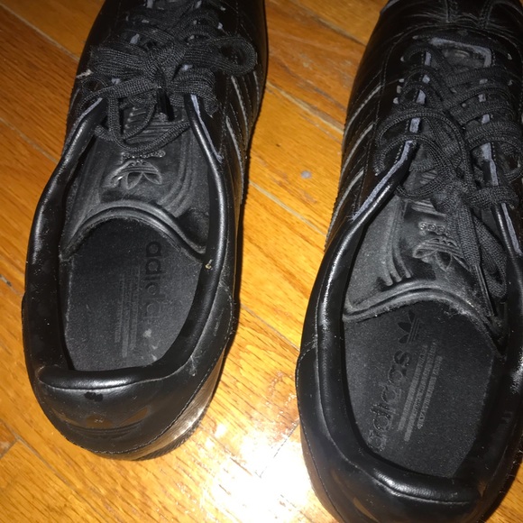 All black - Picture 2 of 3